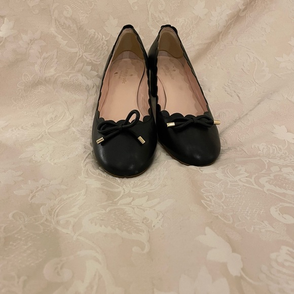 Kate Spade Yasmin leather scallop pump black leather 9 - Picture 3 of 5